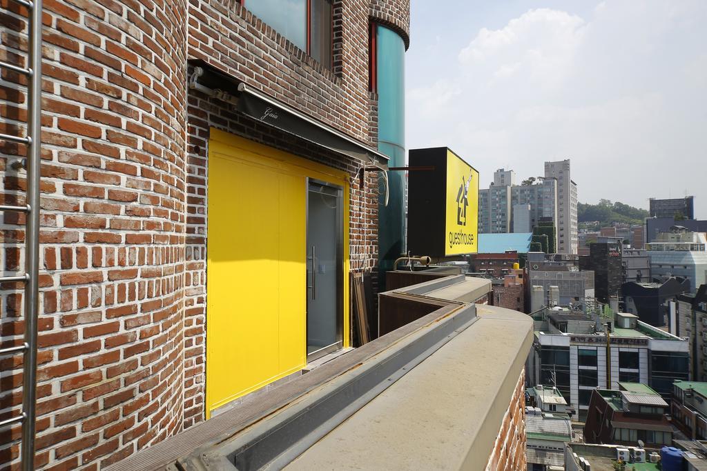 24 Guesthouse Sinchon Avenue Seúl Exterior foto